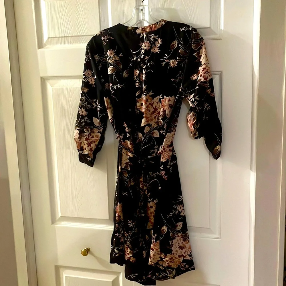 41 Hawthorne vintage-flower pattern 1/4 sleeve midi-dress, size med, navy blue. - Picture 3 of 6